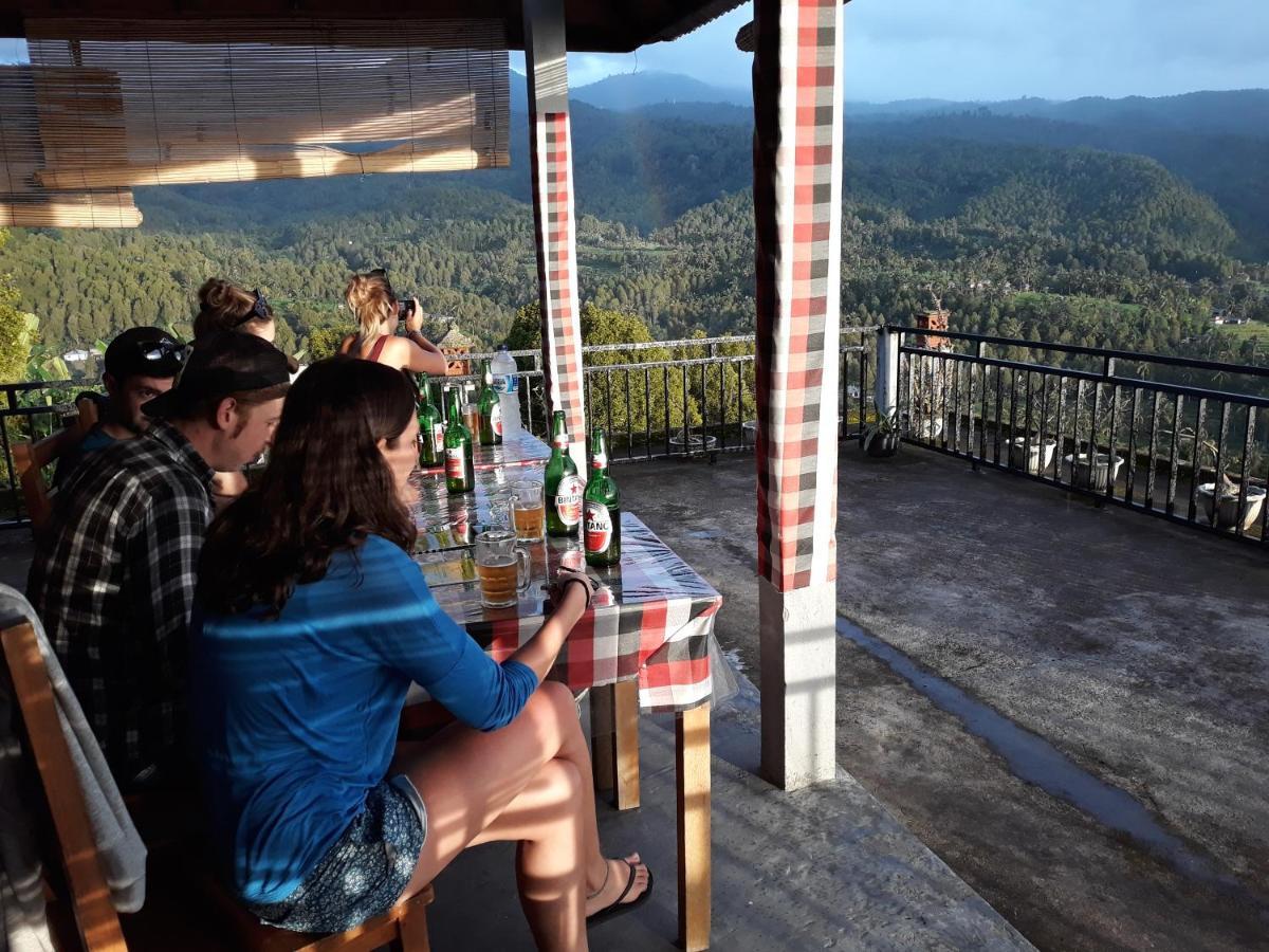 One Homestay And Warung Munduk  Exterior photo
